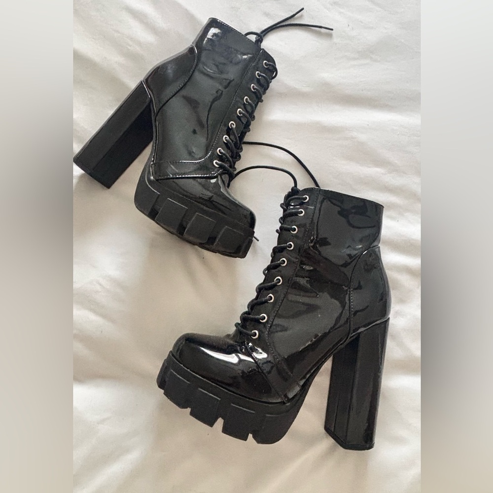 Black Lace-Up Women's Boots